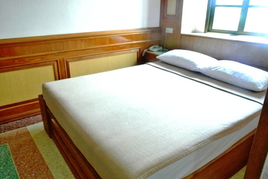Rose Garden Hotel Phra Nakhon Si Ayutthaya Kamer foto